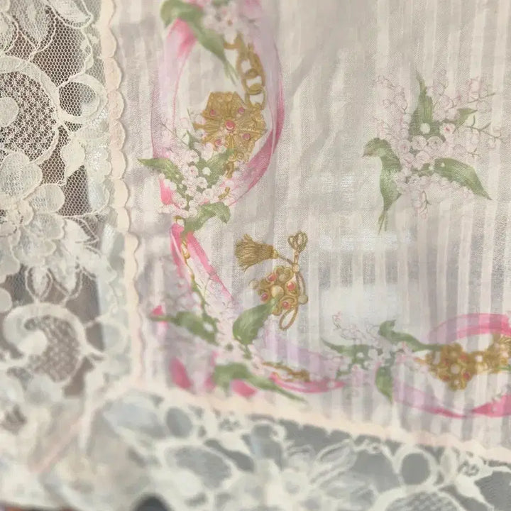 [BUNJANG] Lancel Lace Decorated Handkerchief / 랑셀 레이스 장식 손수건