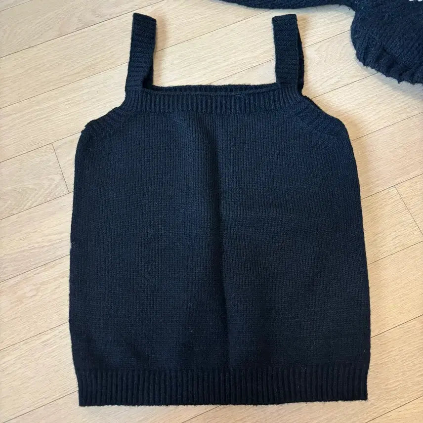 [BUNJANG] Nordic Knit Cardigan and Tank Top Set / 노르딕 나시 가디건 세트