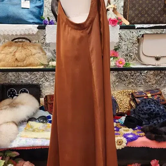 [BUNJANG] V-Neck Sleeveless Long Dress / 디자인 이쁜 뷔스티에 롱원피스(FREE)