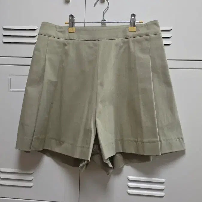 [BUNJANG] Pintuck Back-Banding Pants - Khaki Beige / 핀턱 뒷밴딩 팬츠 - 카키 베이지