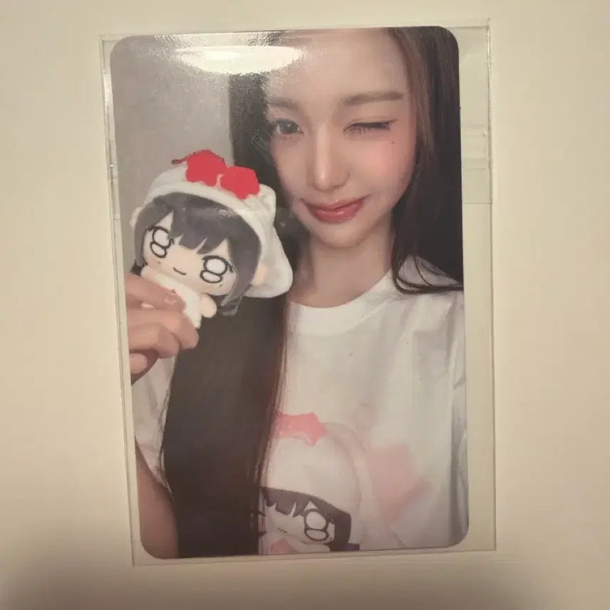 [BUNJANG] IVE Wonyoung T-shirt Photocard / 아이브 엠디 장원영 티셔츠 포카