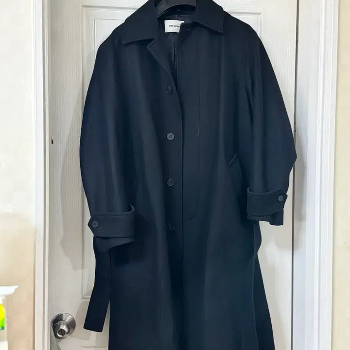 [BUNJANG] insilence Balmacaan Coat L Black / insilence 인사일런스 발마칸코트 L