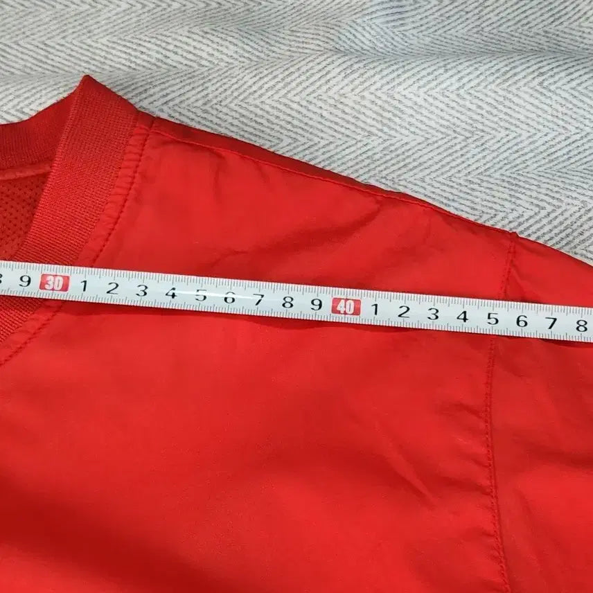 [SOLD OUT] [M] 디아도라 웜업 브이넥 바람막이 긴팔티 여성 M