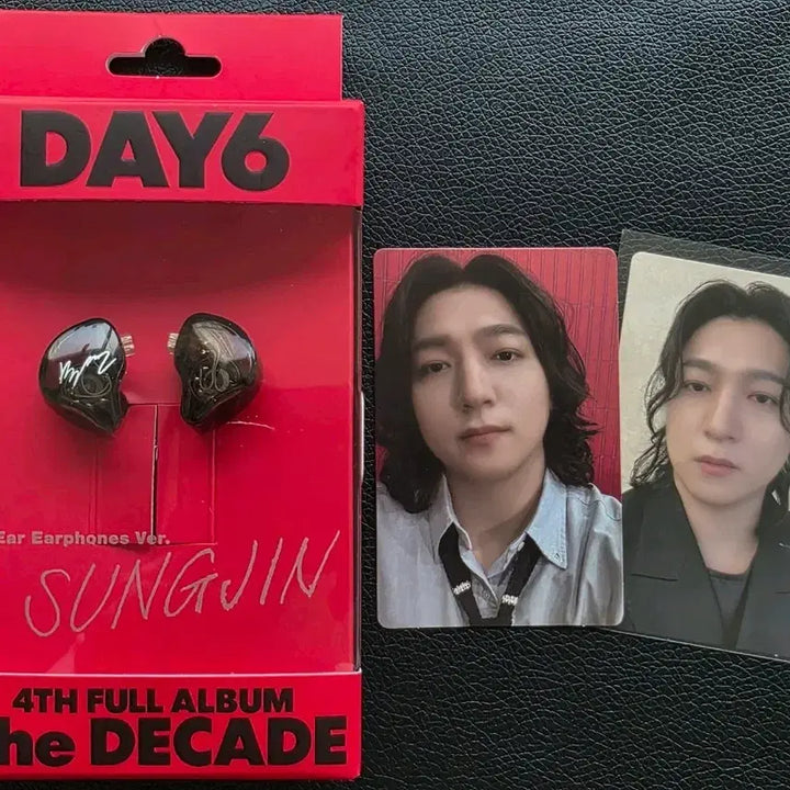 [BUNJANG] DAY6 Sungjin In-Ear + Photocard Set / [원가이하]데이식스 성진 인이어(포카)+TheDECADE 미개봉앨범