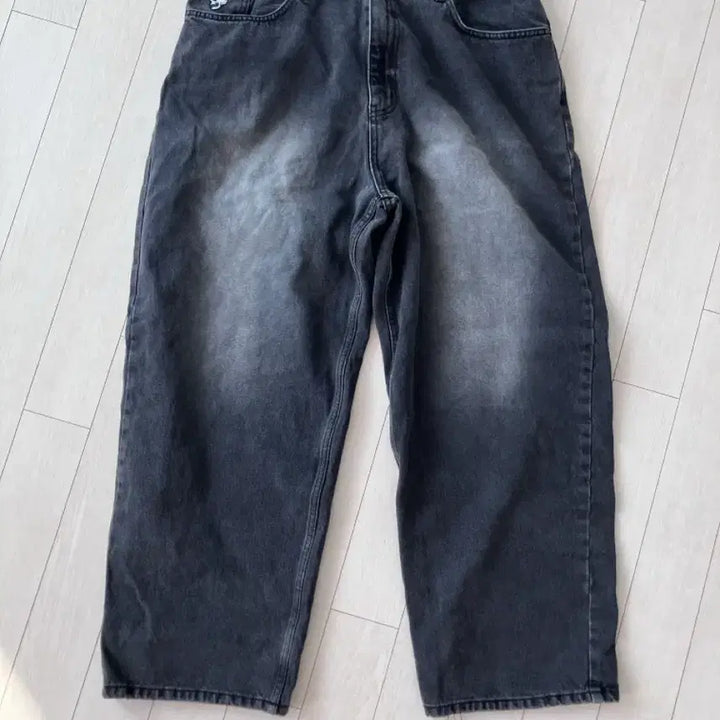 [BUNJANG] Weeekenders Wide Denim Jeans / 위캔더스 워싱 와이드 데님 팬츠 스컬  청바지