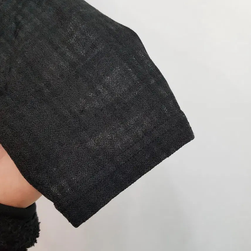 [BUNJANG] Vintage Black Checkered See-Through Long Blouse (Size L) / JPN 빈티지 검정 체크 패턴 시스루 긴팔 롱 블라우스 여L Q143