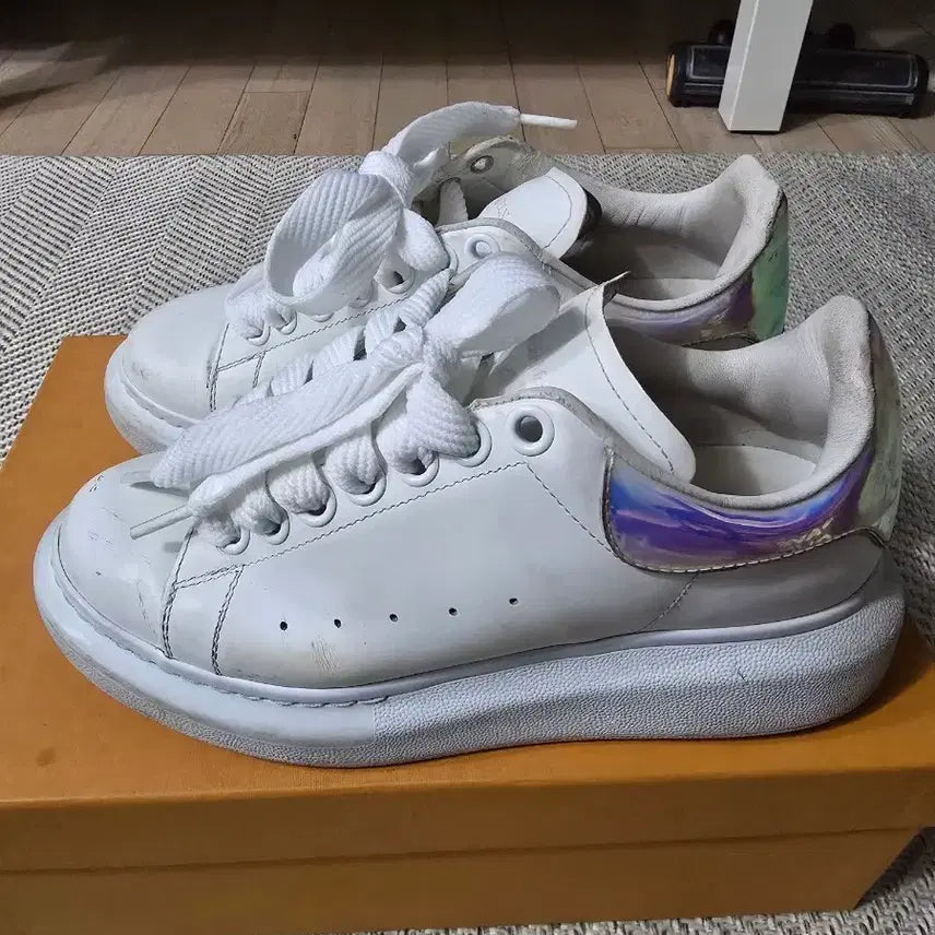 [BUNJANG] Alexander McQueen Oversized Hologram Sneakers / 알렉산더 맥퀸 오버솔 홀로그램 스니커즈 36