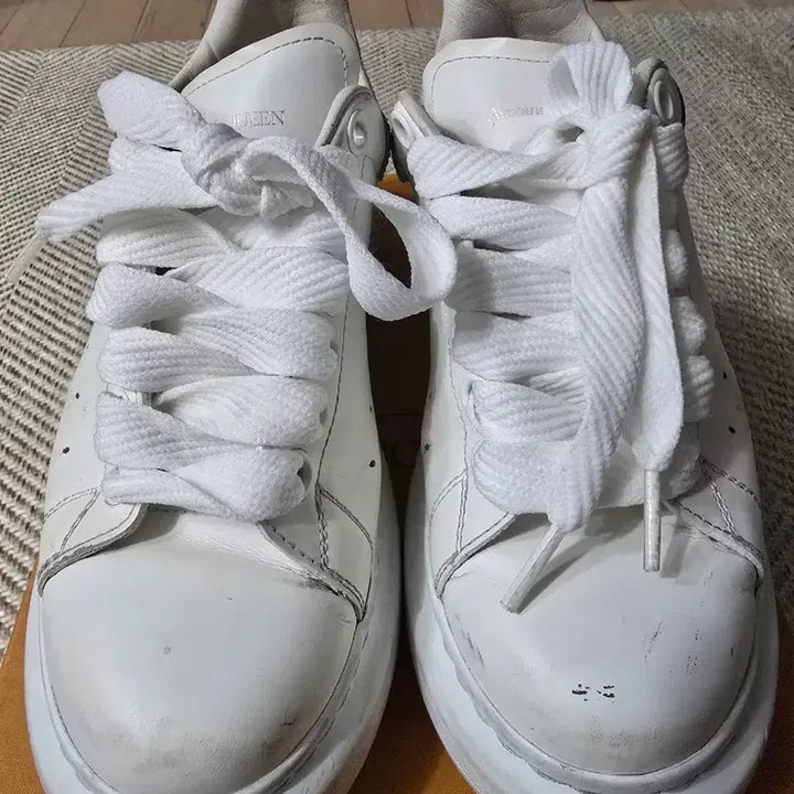 [BUNJANG] Alexander McQueen Oversized Hologram Sneakers / 알렉산더 맥퀸 오버솔 홀로그램 스니커즈 36