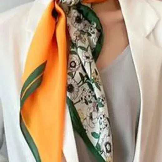 [BUNJANG] Floral Pattern Scarf / 플라워 패턴스카프(새상품)