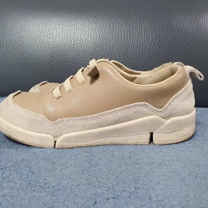 [BUNJANG] Elizabeth Stuart Leather Sneakers / 엘리자베스스튜어트 가죽 스니커즈