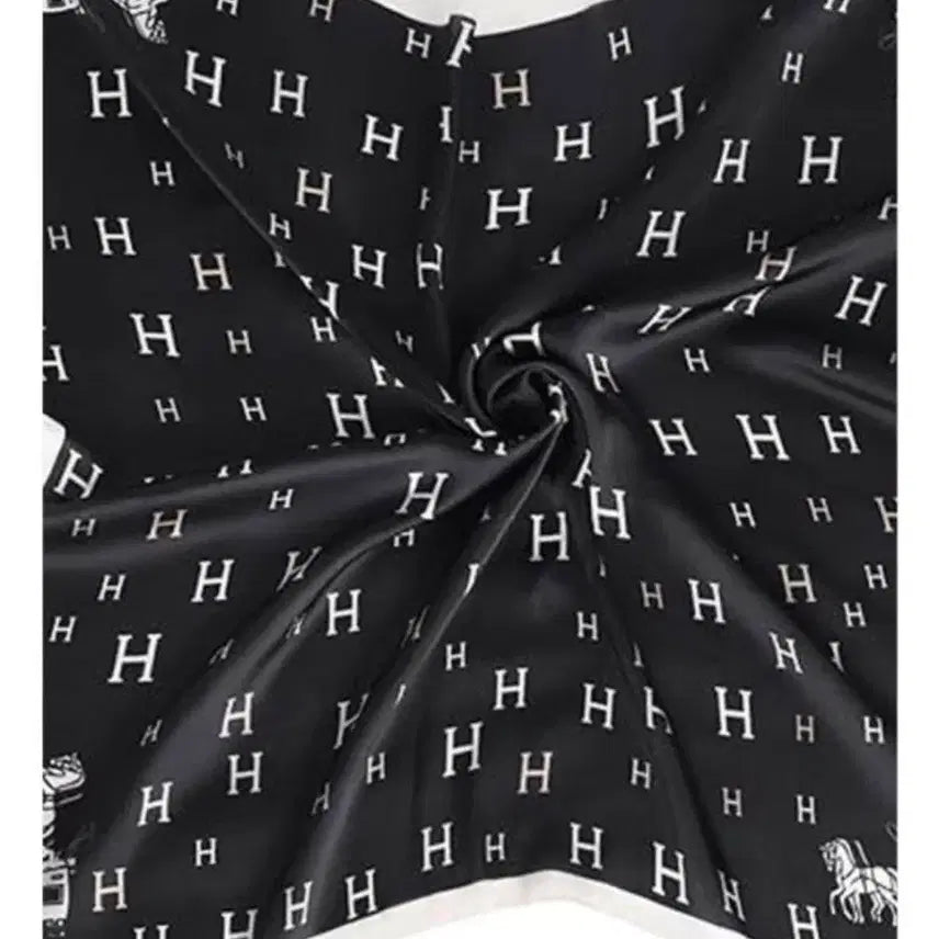 [BUNJANG] Black H-Pattern Scarf / H 패턴 블랙 스카프(새상품)