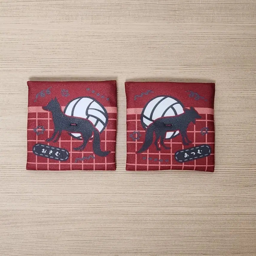 [BUNJANG] Haikyu Atsumu &amp; Osamu Look Up Cushion Bundle Set / 하이큐 아츠무 오사무 룩업 방석 특전 양도 메가하우스
