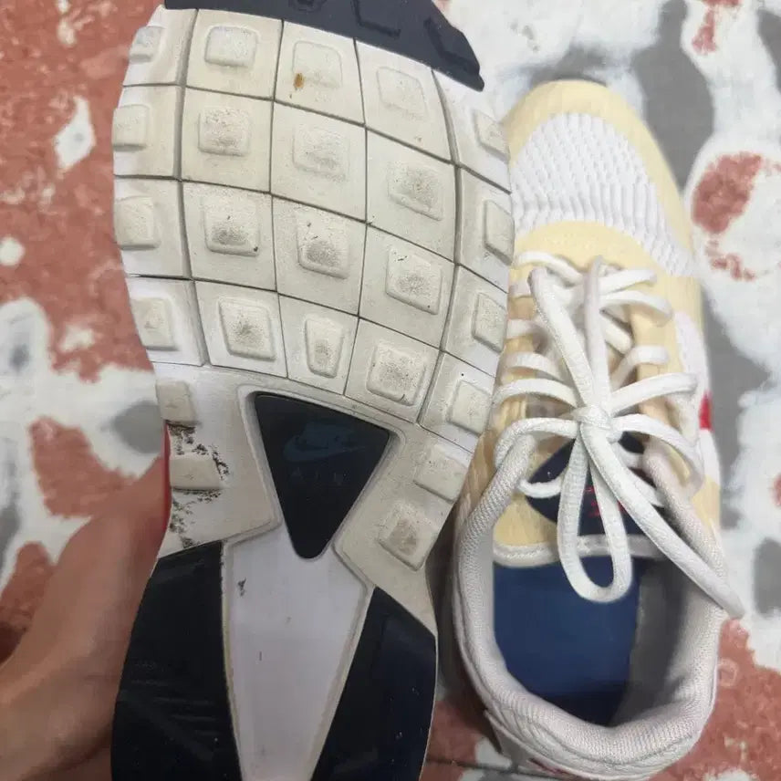 [BUNJANG] Nike Air Max Ivory/Red Sneakers / 나이키 운동화 아이보리/레드235