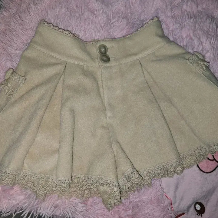 [SOLD OUT] lizlisa 리즈리사 레이스 라떼갸루 베이지 큐롯