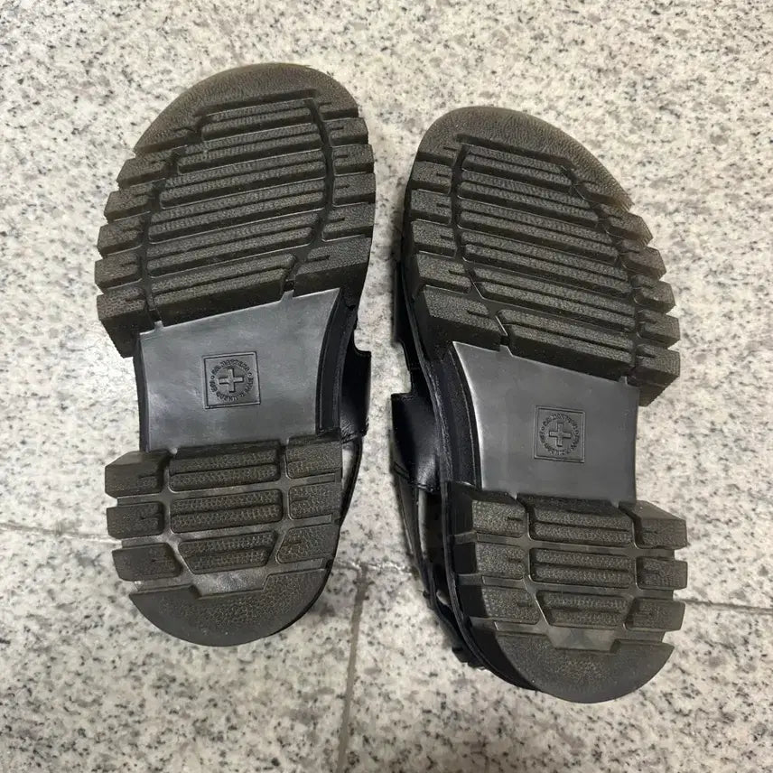 [BUNJANG] Dr. Martens Heaven by Marc Jacobs Collaboration Strap Sandals (UK4) / 닥터마틴 헤븐바이 마크제이콥스 콜라보 스트랩 샌들(uk4)