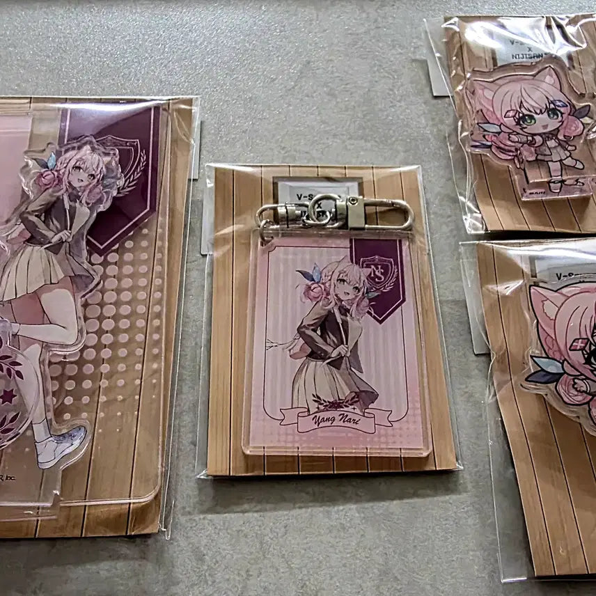 [BUNJANG] Nijisanji Yangnari Acrylic Stand, Block Keyring, Korotto, Smart Tok Set / 니지산지 양나리 아크릴스탠드, 블록키링, 코롯토, 스마트톡 4종 세트