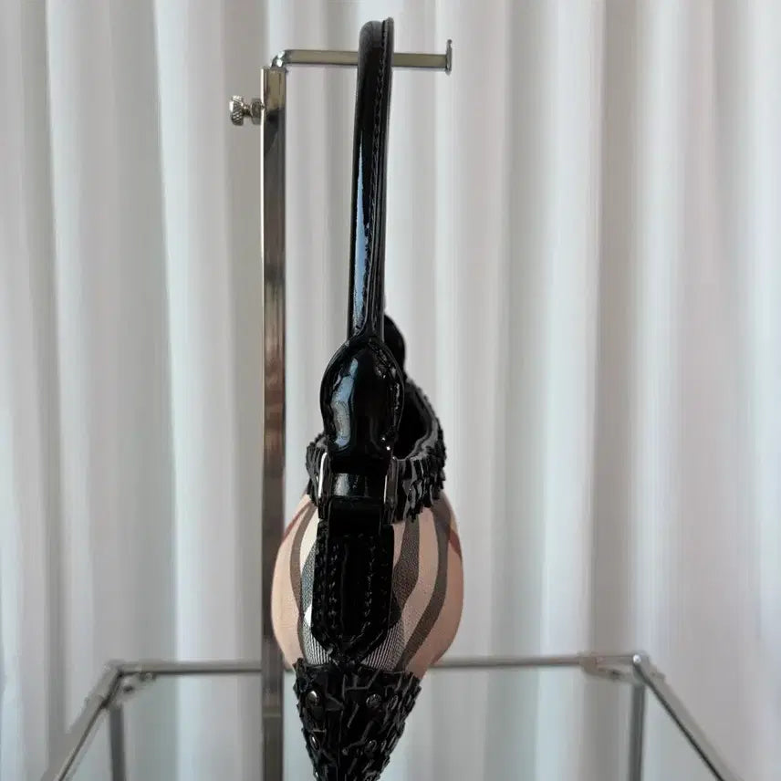 [SOLD OUT] 버버리 스타 스터드 헌빌 숄더백