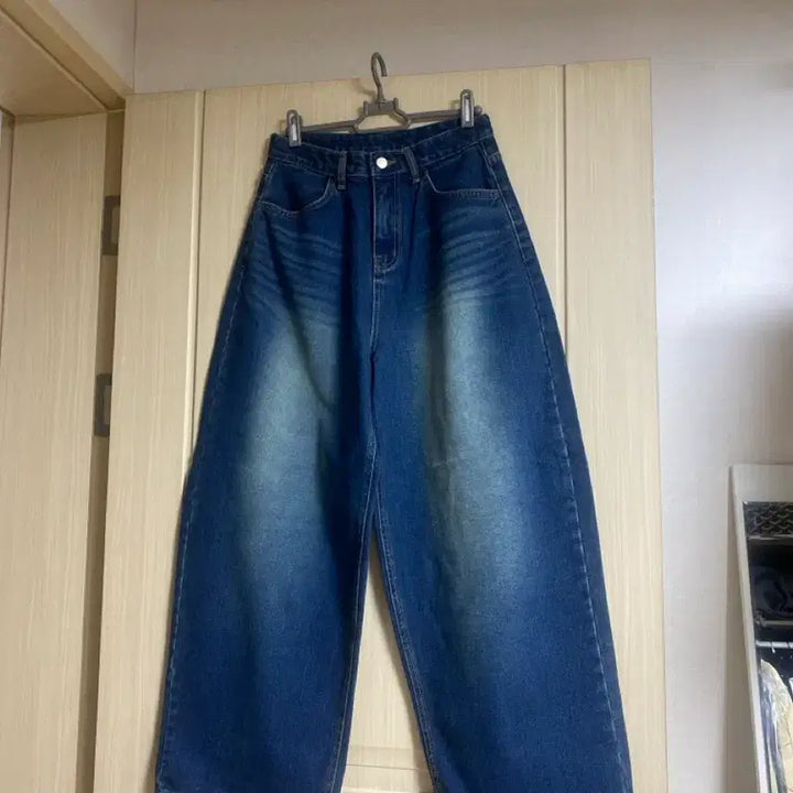 [BUNJANG] Sample Curved Balloon Wide Jeans / 새상품 샘플 커브드진 벌룬 와이드 청바지