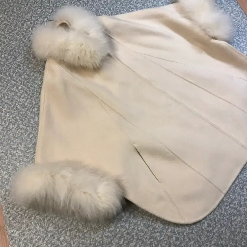 [BUNJANG] Real Wool &amp; Fox Fur Cape Poncho Coat / 리얼 양모100% 폭스100% 케이프 판쵸 망또 망토 울 판초 달천깔코트