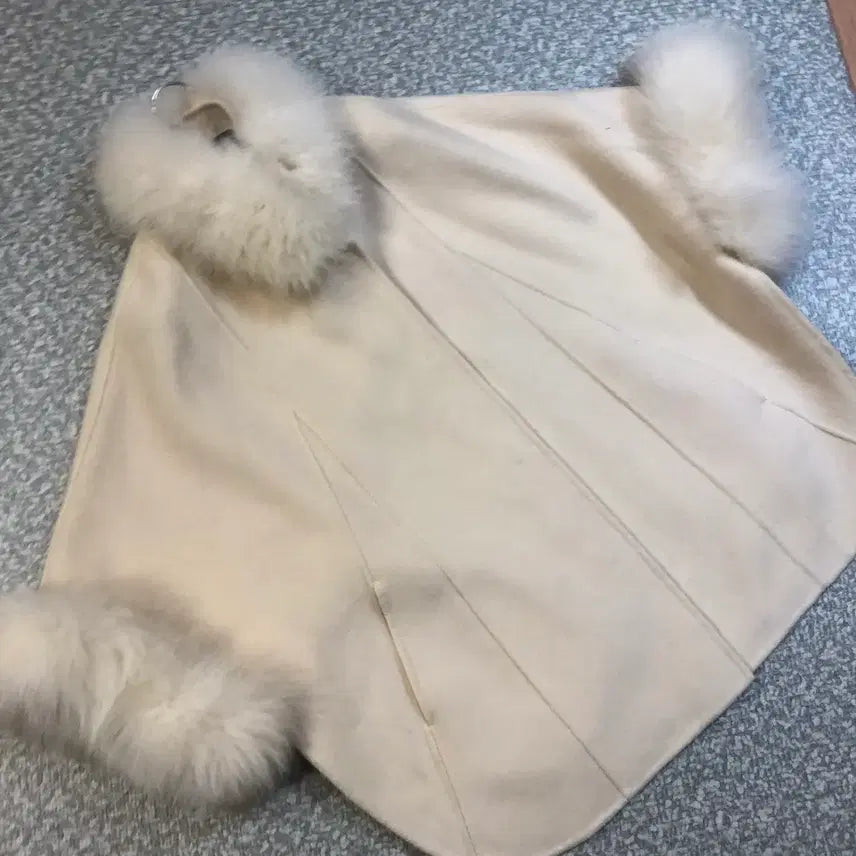 [BUNJANG] Real Wool &amp; Fox Fur Cape Poncho Coat / 리얼 양모100% 폭스100% 케이프 판쵸 망또 망토 울 판초 달천깔코트
