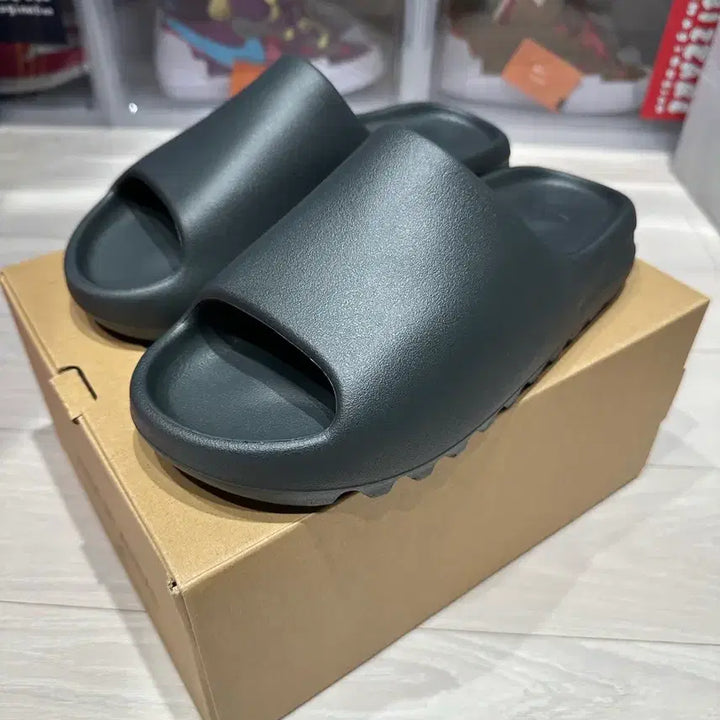 [BUNJANG] Adidas Yeezy Slide Black Slippers / 아디다스 이지 슬라이드 YZY 블랙 새상품