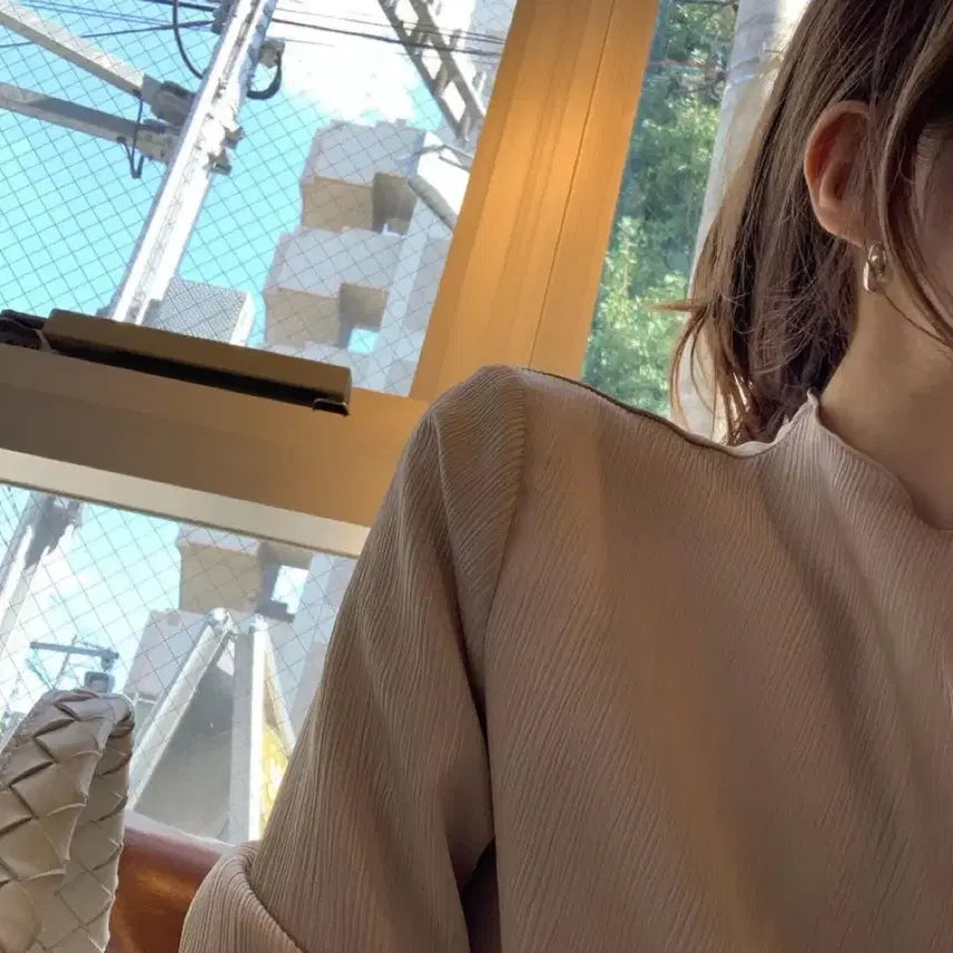 [BUNJANG] Ounce Laura Blouse Beige / 온스 ounce 로라 블라우스 베이지
