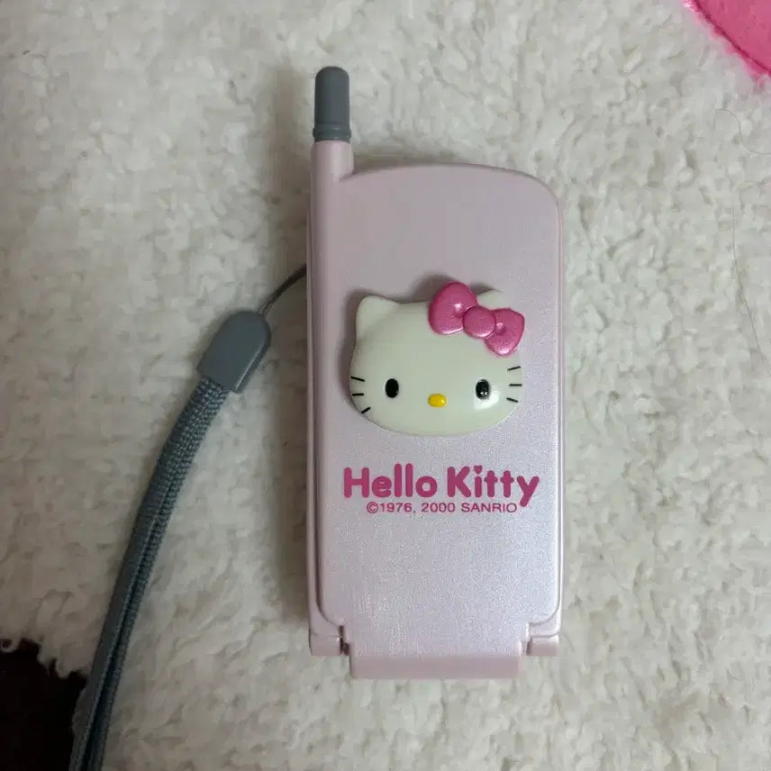 [BUNJANG] Sanrio Retro Hello Kitty Toy Phone Calculator / 가격고정) 산리오 고전 키티 헬로키티 완구폰 모형폰 작동폰 장난감 계산기