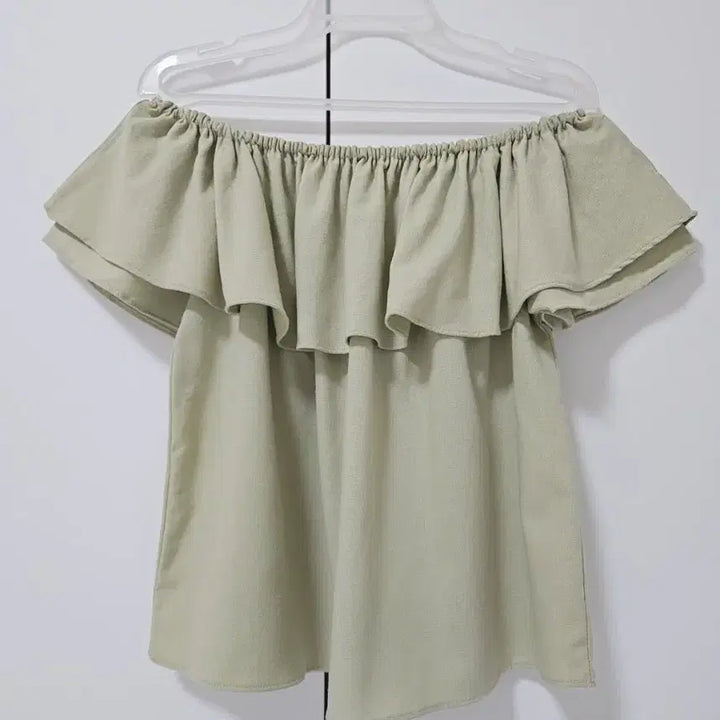 [BUNJANG] Off-Shoulder Frill Blouse / 오프숄더 프릴 블라우스