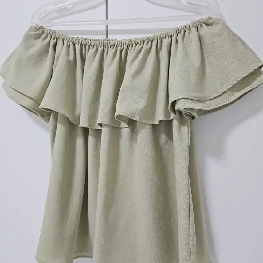 [BUNJANG] Off-Shoulder Frill Blouse / 오프숄더 프릴 블라우스