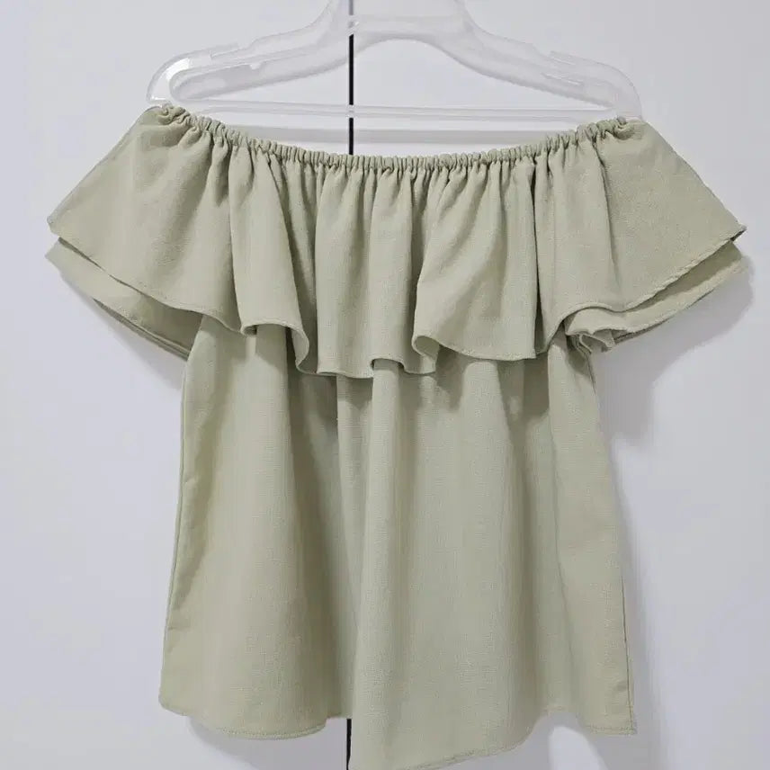 [BUNJANG] Off-Shoulder Frill Blouse / 오프숄더 프릴 블라우스