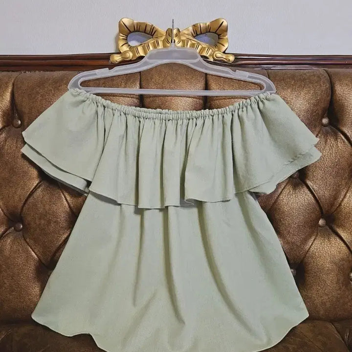[BUNJANG] Off-Shoulder Frill Blouse / 오프숄더 프릴 블라우스