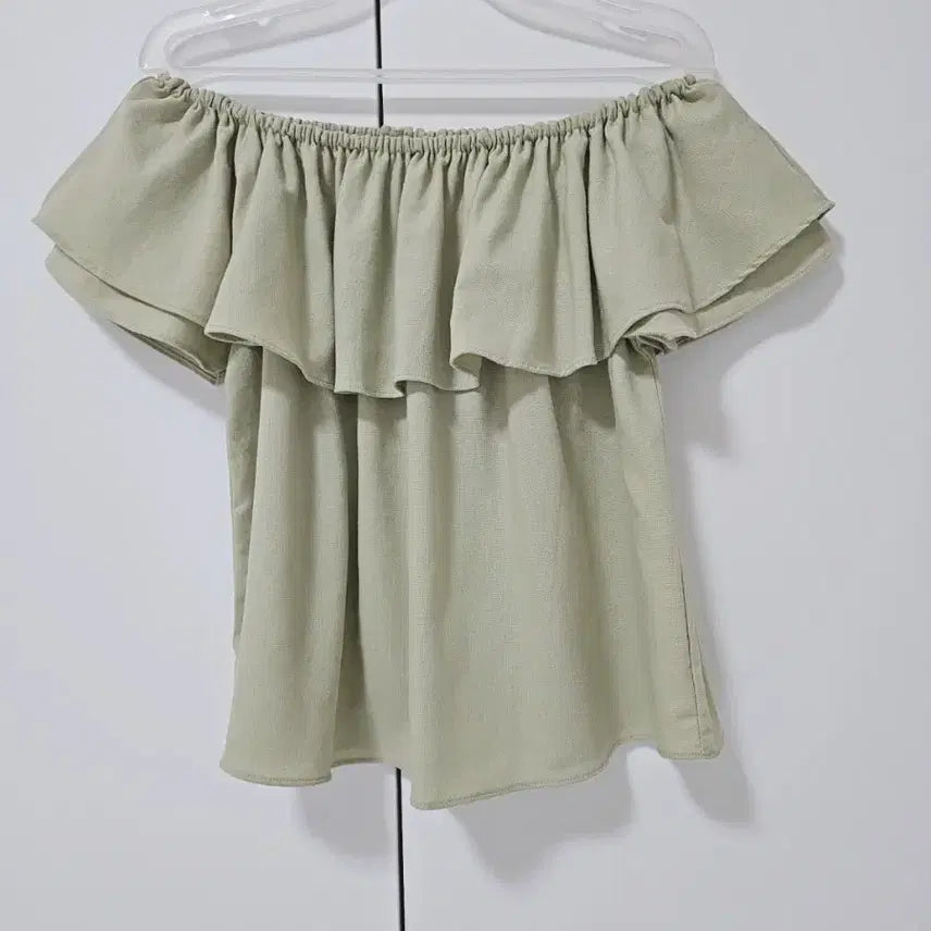[BUNJANG] Off-Shoulder Frill Blouse / 오프숄더 프릴 블라우스