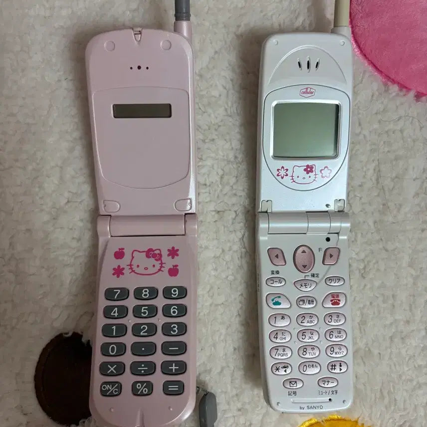 [BUNJANG] Sanrio Classic Hello Kitty Working Phone Model Toy Bundle Set / 일괄)산라오 고전키티 고전 헬로키티 작동폰 모형폰 완구폰
