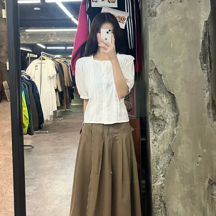 [SOLD OUT] 빈티지 펀칭 반팔 블라우스 화이트 