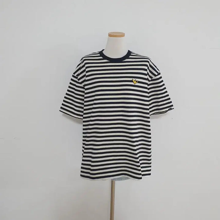 [BUNJANG] What it isnt Striped Short Sleeve T-shirt / No.26050210 What it isnt 와릿이즌 스트라이프 반팔