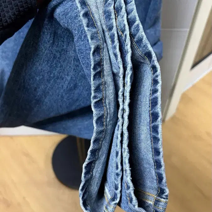 [BUNJANG] Hatching Room Wide Curve Jeans Washed Blue Size 2 / 해칭룸) Wide Curve Jeans Washed Blue 사이즈2