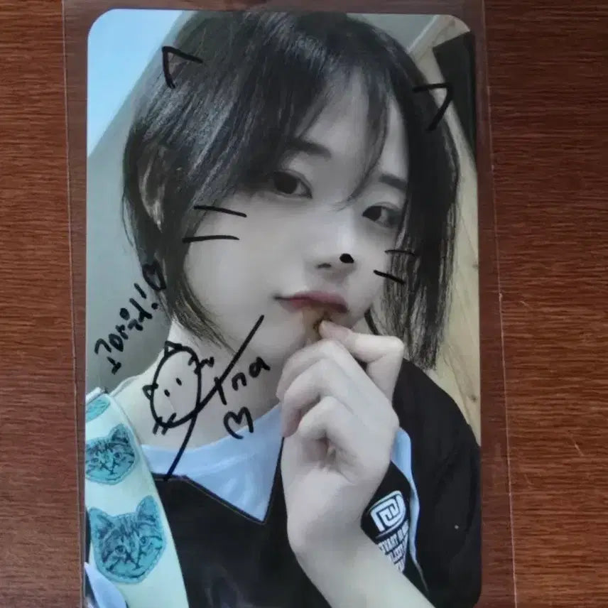 [BUNJANG] QWER Hina Signed Photocard / [싸인]qwer 히나 포토카드