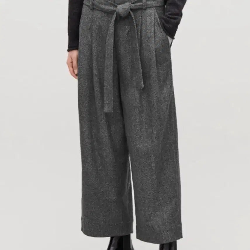 [SOLD OUT] Cos 벨티드 울 트라우저 차콜 32