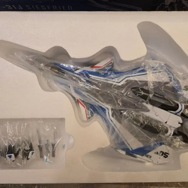 [BUNJANG] Bandai VF-31J Fold Equipment Hayate Custom Figure / 마크로스 반다이 DX초합금 VF-31J 폴드 장비 하야테기 개봉 판매