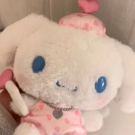 [BUNJANG] Sanrio Yumemiru Cinnamoroll Angel Plush Doll (Medium) / 산리오 유메미루 시나모롤 봉제인형 천사 꿈꾸는 엔젤 중형인형 시나몬롤