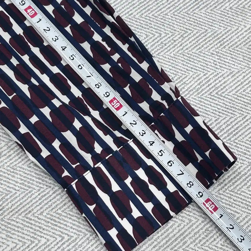 [BUNJANG] COS Burgundy Navy Round Collar Shirt (Women&