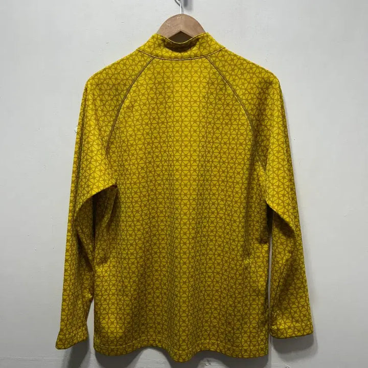 [BUNJANG] Millet Yellow Pattern Long Sleeve T-shirt (Size 105) / 밀레 패턴 옐로우 긴팔 티셔츠 105사이즈
