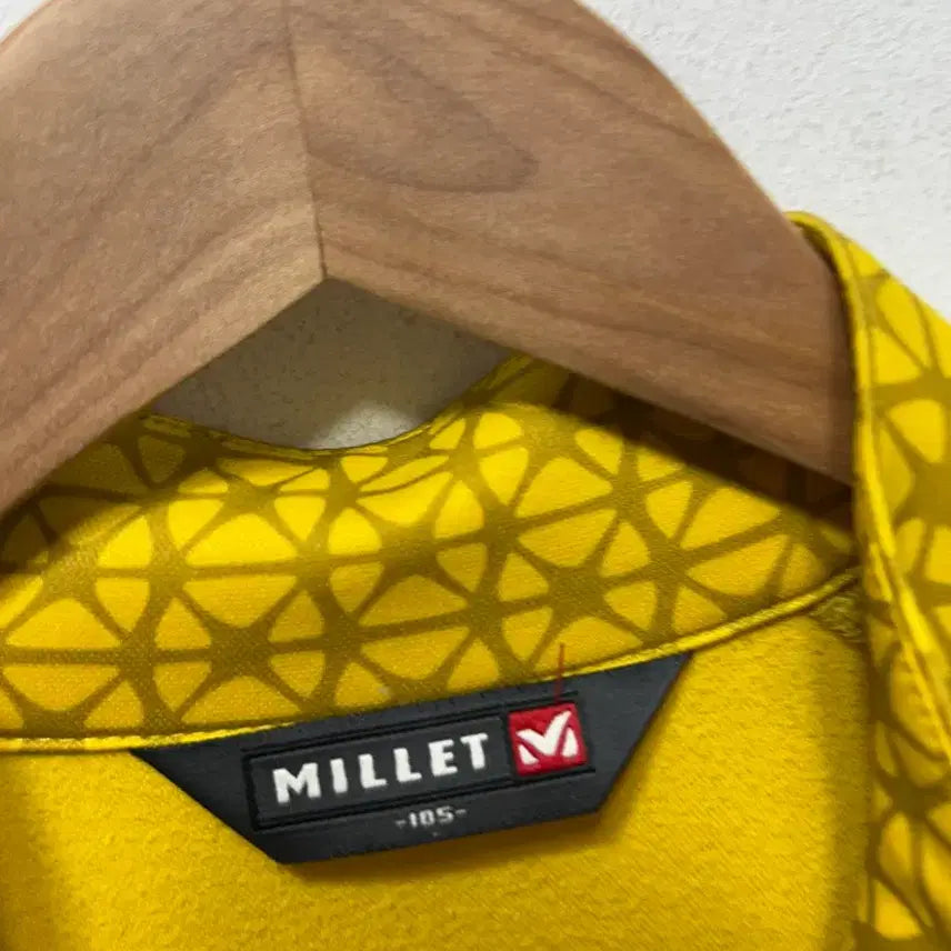[BUNJANG] Millet Yellow Pattern Long Sleeve T-shirt (Size 105) / 밀레 패턴 옐로우 긴팔 티셔츠 105사이즈