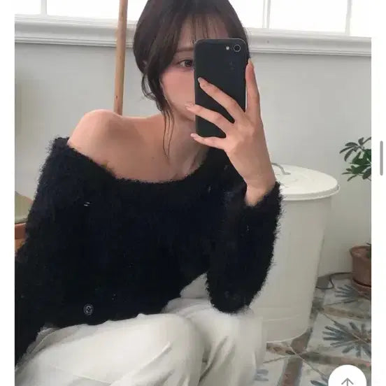 [BUNJANG] Nearwear Unusually Murin Asymmetrical Off-Shoulder Collar Knit Cardigan / 니어웨어 언유즈얼리 뮤린 언발 오프숄더 카라 니트 가디건