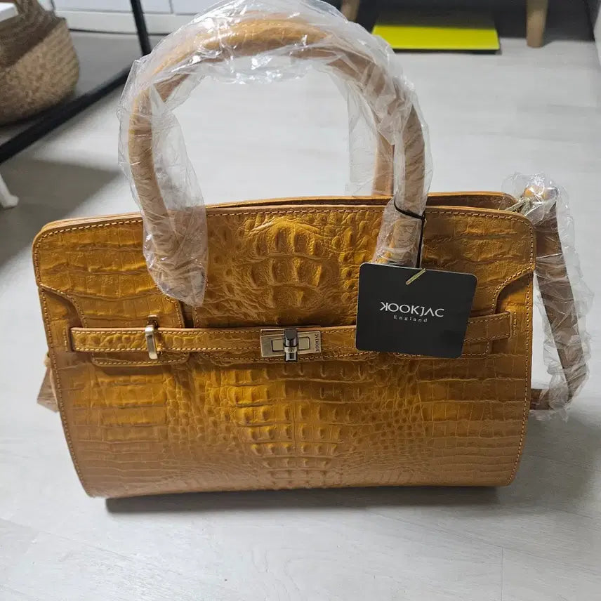[BUNJANG] Kujak Cayman Leather Shoulder Bag Tote Yellow / 쿠작  카이만 가죽 숄더백 가방  옐로우 토트백