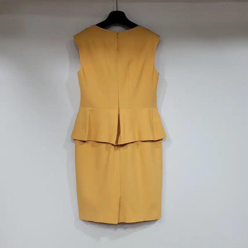 [BUNJANG] MINE Sleeveless Peplum Dress / MINE 민소매 페플럼 원피스