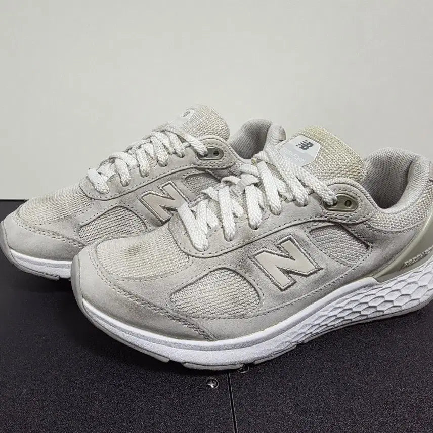 [BUNJANG] New Balance Fresh Foam 1880S1 Sneakers (235mm) / 뉴발란스 1880S1 [235mm]