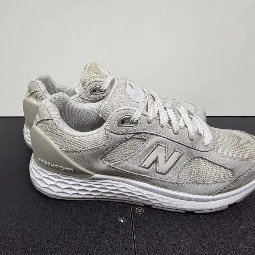 [BUNJANG] New Balance Fresh Foam 1880S1 Sneakers (235mm) / 뉴발란스 1880S1 [235mm]