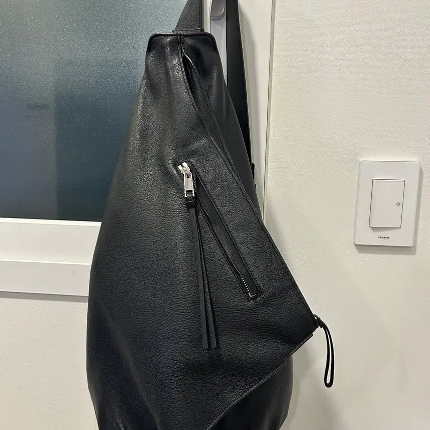 [BUNJANG] Mim The Wardrobe Mimtone Sling Bag / 밈더워드로브 밈톤 슬링백 판매