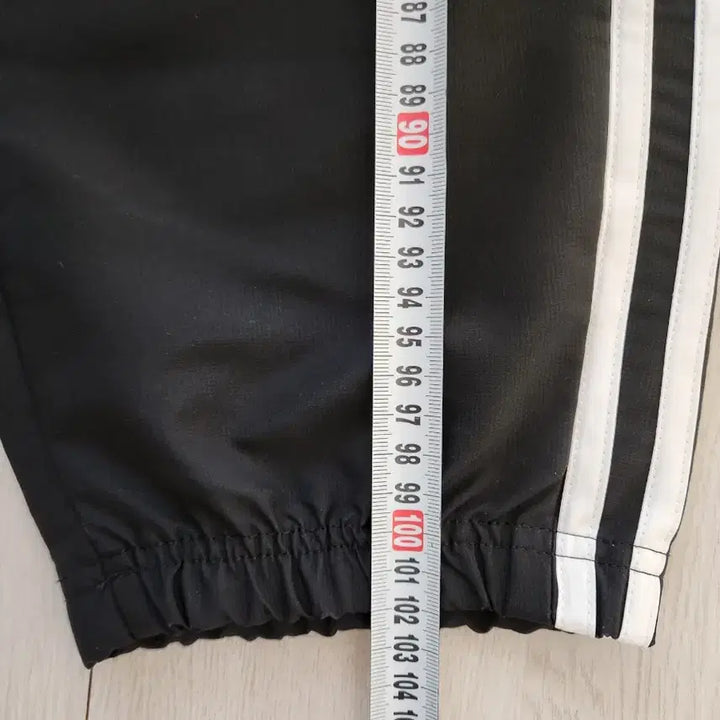 [BUNJANG] Adidas Essential 3S Windrunner Training Woven Jogger Pants / 새상품급)아디다스 에센셜 3S 윈드러너 트레이닝 우븐 조거 팬츠 DQ31